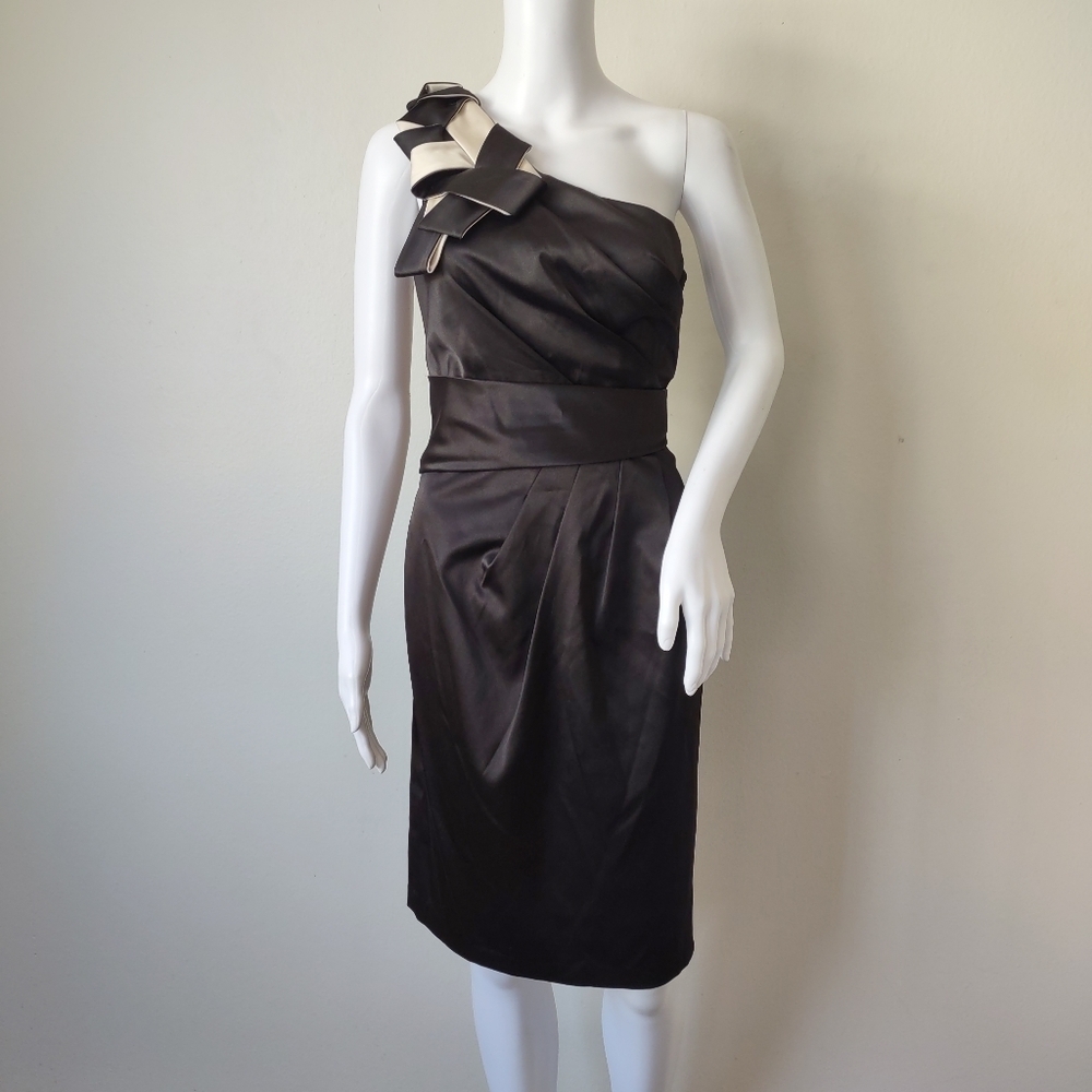 New MaxandCleo 6 one shoulder black midi dress